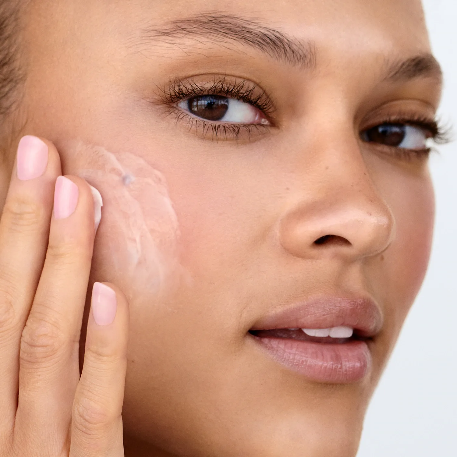 rose face cream - gül ve hyaluronik asit içeren nemlendirici yüz bakımı