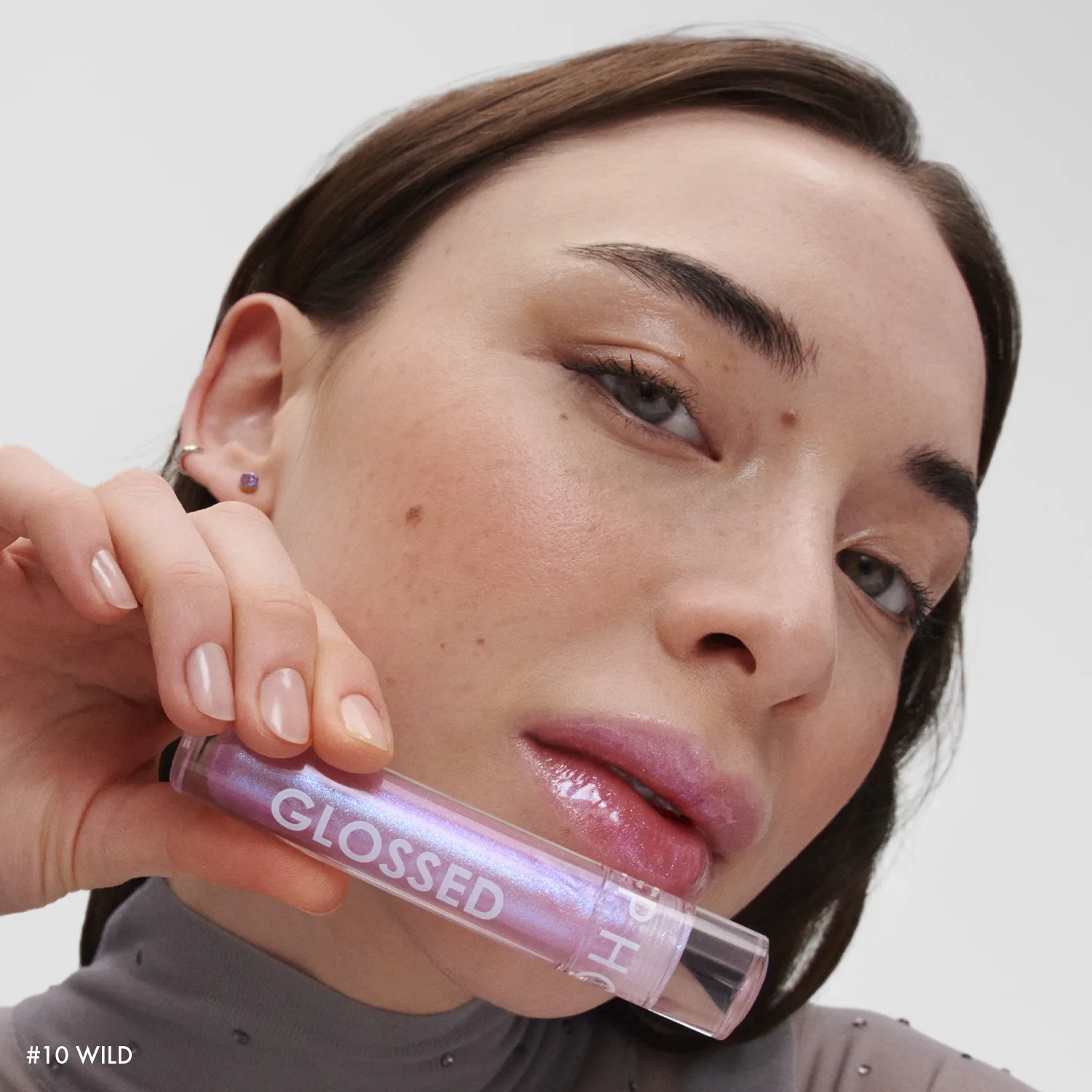 glossed lip gloss - dudak parlatıcısı
