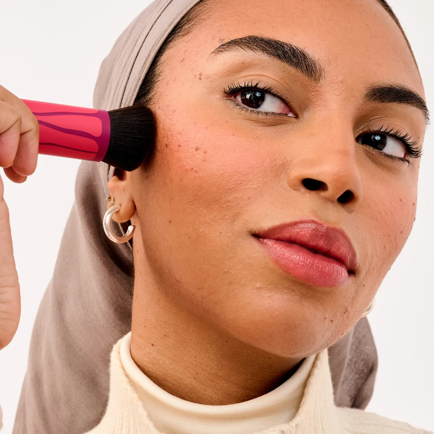 hoola wavemaker – bronzer makyaj fırçası