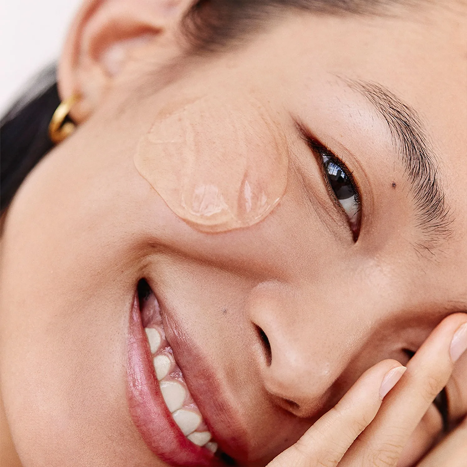 rose sleeping mask - gül ve hyaluronik asit i̇çeren nemlendirici gece maskesi